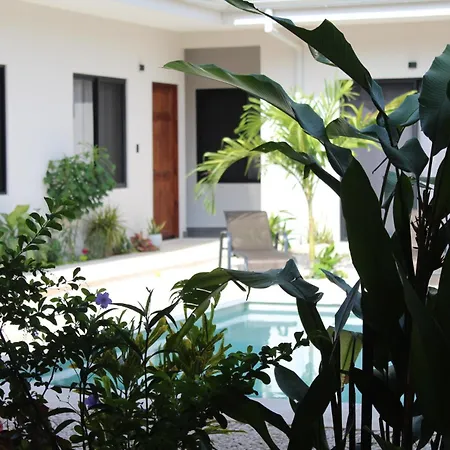Hotel Huacas